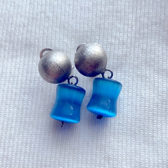 Blue and Silver handcrafted necklace and earrings - Picture 6 of 9